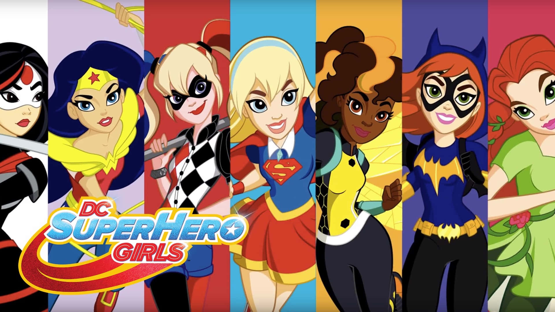 Animated Superhero Movies 桌布 壁紙 — 七位充滿活力的DC超級英雄女孩自信地站在色彩繽紛的垂直面板中，各自展示獨特的服裝和英雄姿勢。