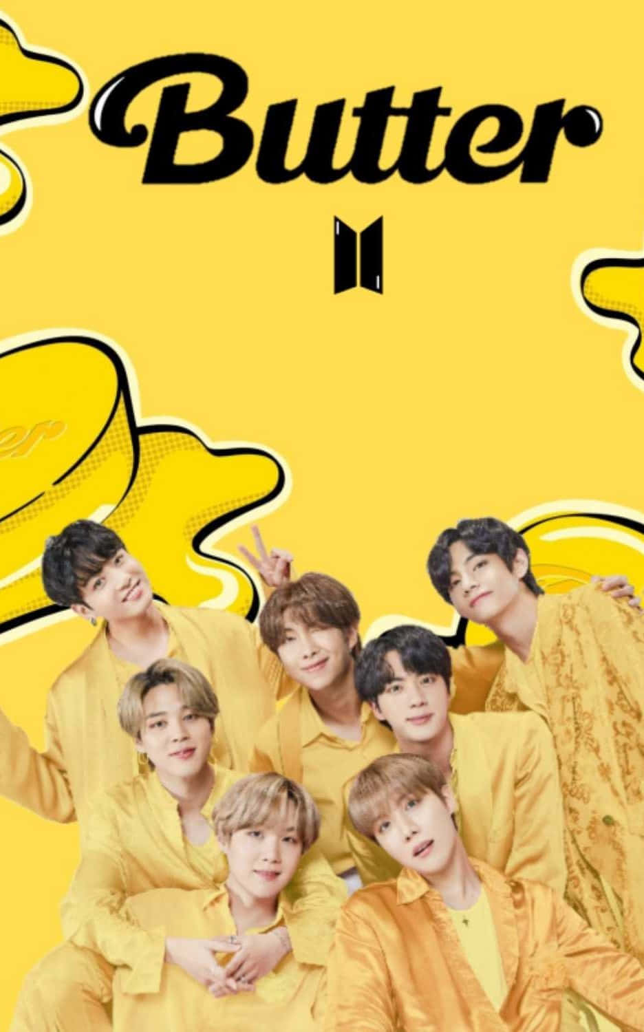 Bts Butter 桌布 壁紙 — 七位微笑的男士身穿黃色服裝，在明亮的黃色背景前擺姿勢，背景上有「Butter」文字和牛油形狀的圖案。