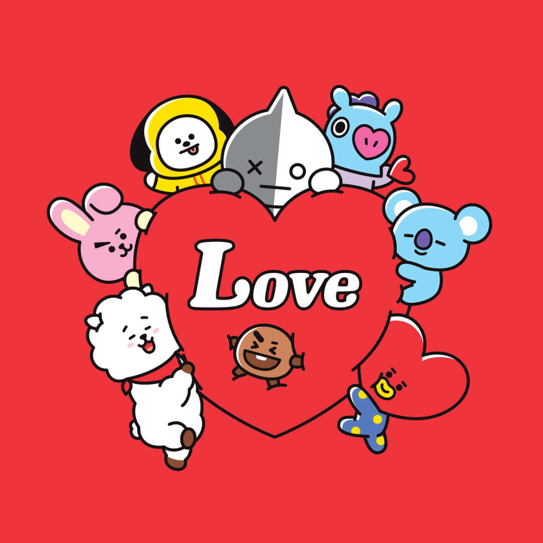 BT21 桌布 壁紙 — 七個色彩繽紛的BT21角色愉快地圍繞著一個大紅心，心上有粗體白色字Love，背景為純紅色。