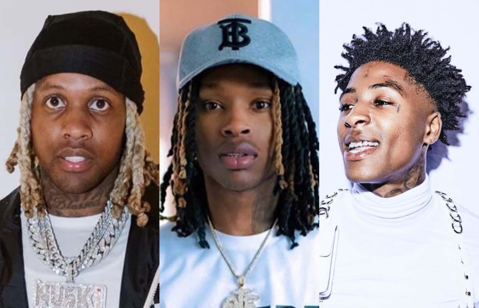 King Von And Lil Durk 桌布 壁紙 — 三位時尚饒舌歌手在工作室肖像中自信地擺姿勢，戴著帽子、鏈條和時尚服裝，背景簡單。