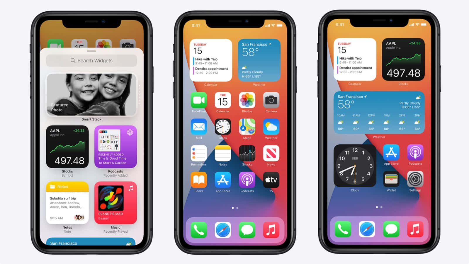 Apple iPhone XS iOS 11 iOS 12 iOS 13 iOS 14 iOS 15 壁紙 — 三個iPhone螢幕顯示可自訂的主屏幕，帶有顯示天氣、股票和照片的小工具，背景為彩色漸變。