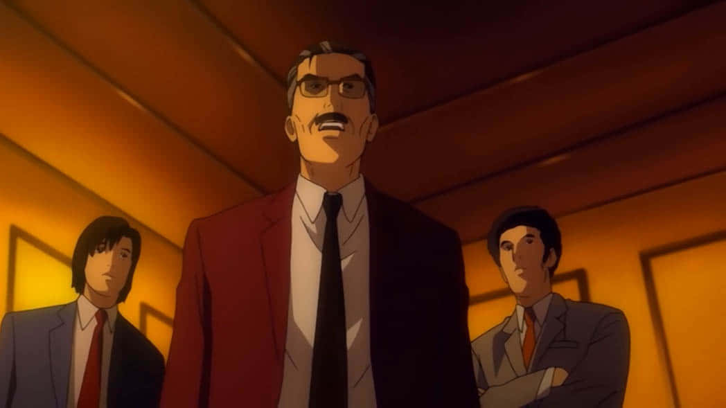 Soichiro Yagami 桌布 壁紙 — 三個穿著西裝的動畫男人站在一個光線溫暖的走廊裡，牆上有木質鑲板和裱框圖片。