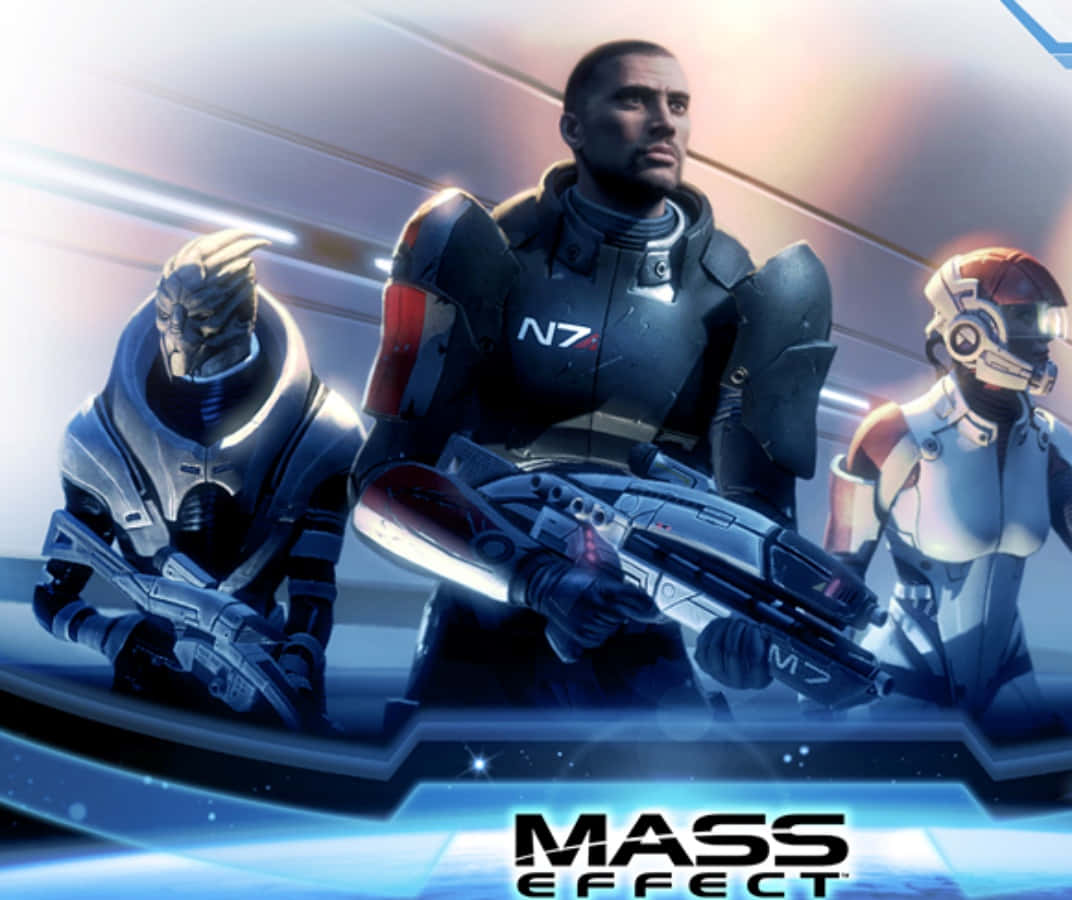 Mass Effect Characters 桌布 壁紙 — 三個身穿裝甲的科幻角色在散發藍光的未來太空船走廊中手持武器準備就緒。