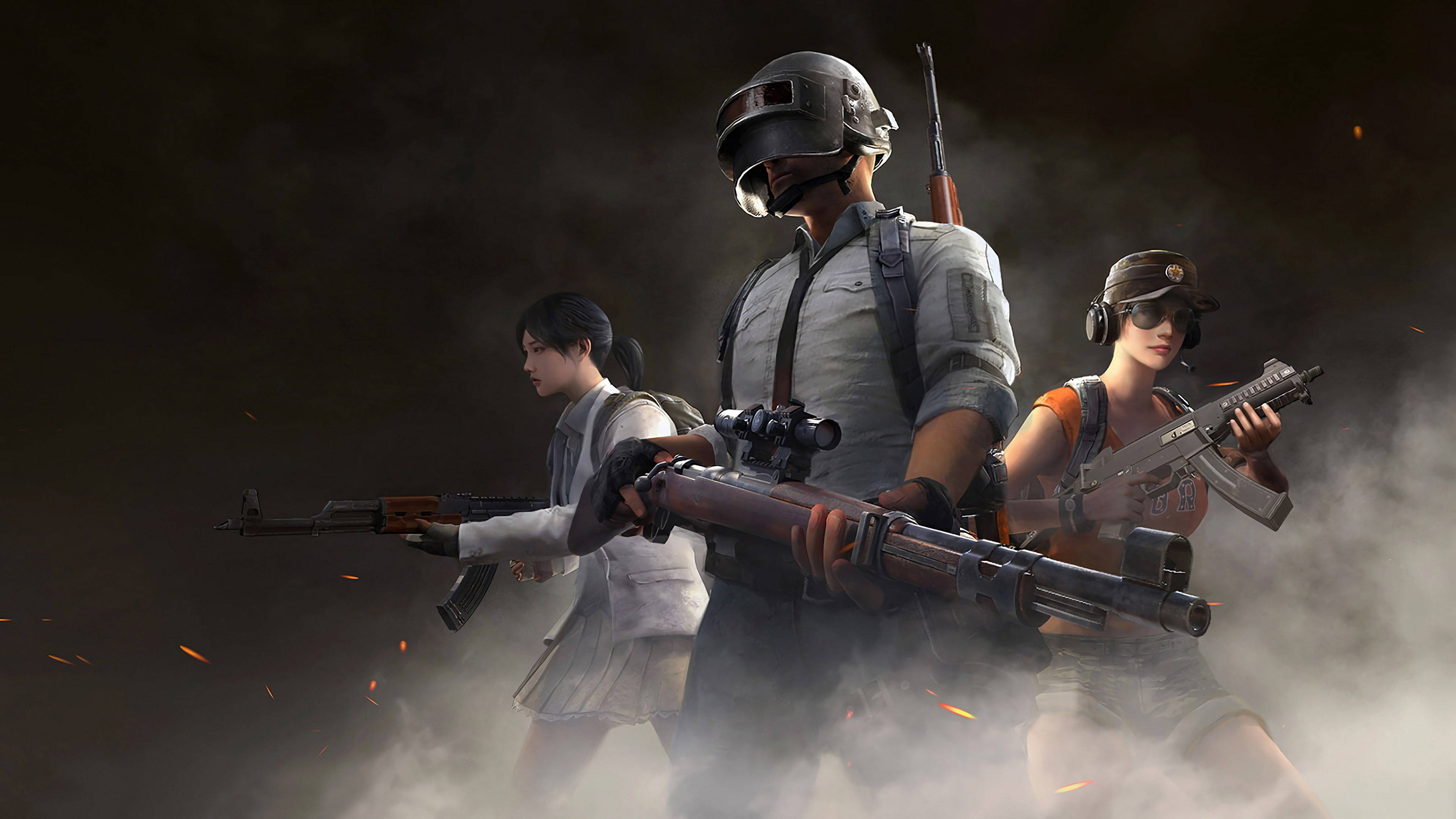 PUBG 桌布 壁紙 — 三名身穿戰術裝備的武裝玩家在煙霧瀰漫的戰場上準備就緒，火花四濺。