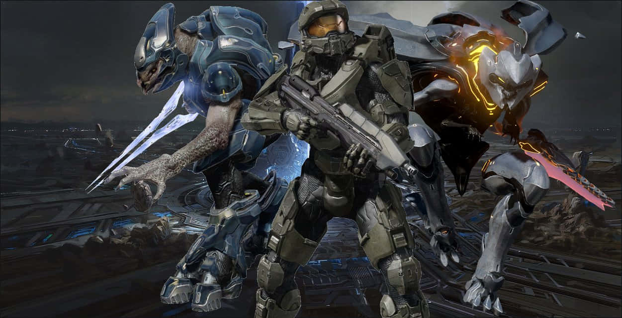 Halo Covenant 桌布 壁紙 — 三名身穿未來戰鬥裝備的裝甲戰士，在風暴天空下準備就緒，站在飽受戰爭蹂躪的戰場上。