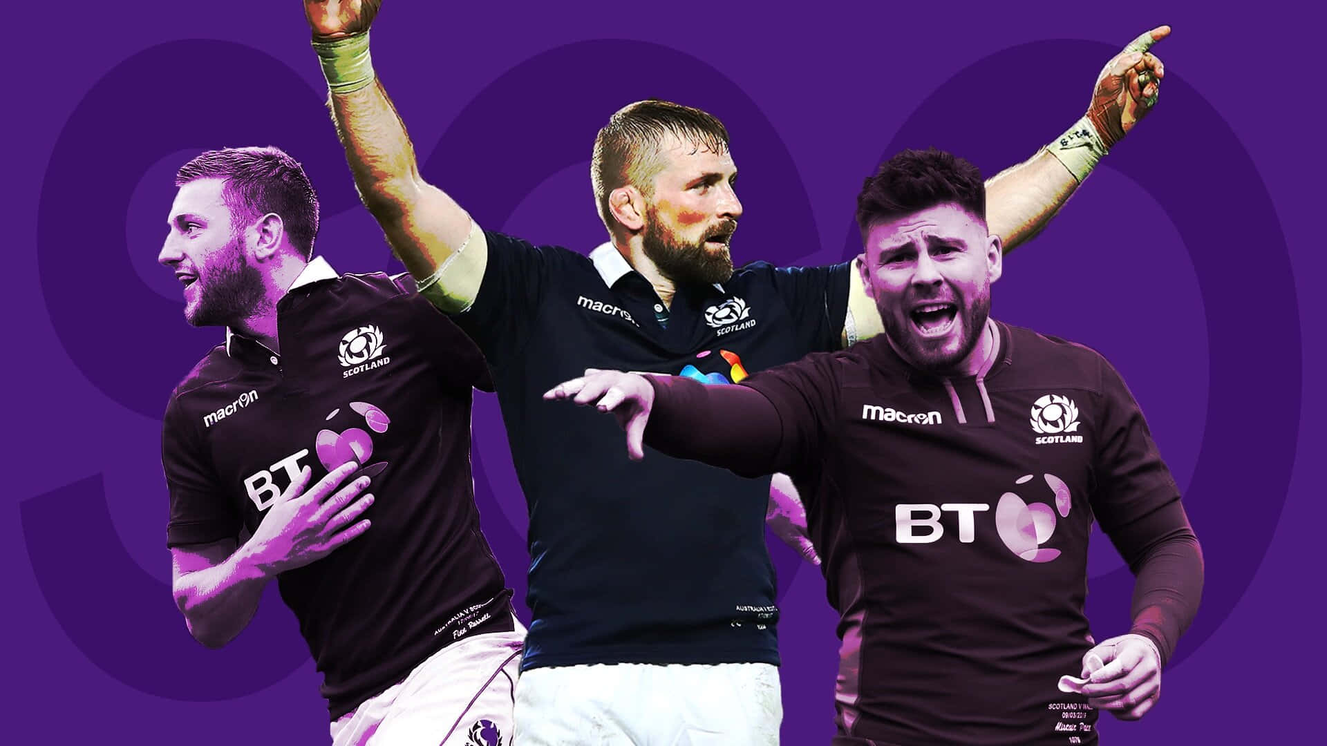 Scotland Rugby 桌布 壁紙 — 三名身穿栗色球衣的蘇格蘭欖球運動員在充滿活力的紫色背景上，帶有圓形圖案，勝利地慶祝。