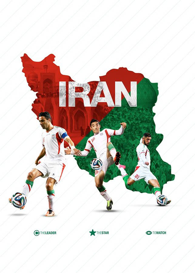 Iran 桌布 壁紙 — 三名身穿白色球衣的伊朗足球員，動態地踢球，背景是帶有建築剪影的紅綠色伊朗地圖。
