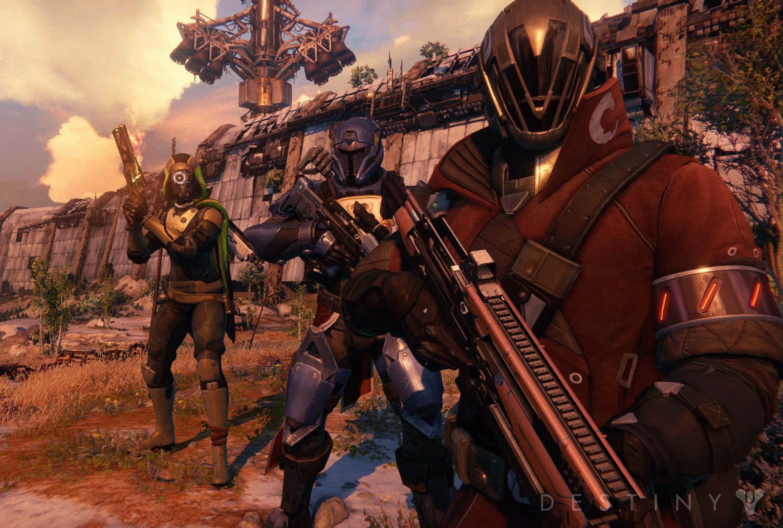 Destiny Characters 桌布 壁紙 — 三名身穿裝甲的守護者在陽光照耀、破敗的外星景觀中，手持武器，在陰雲密布的天空下準備就緒。
