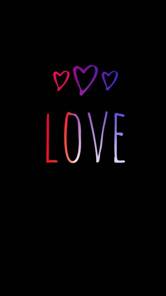 發光漸變文字 LOVE，上方有三顆心，背景為黑色。