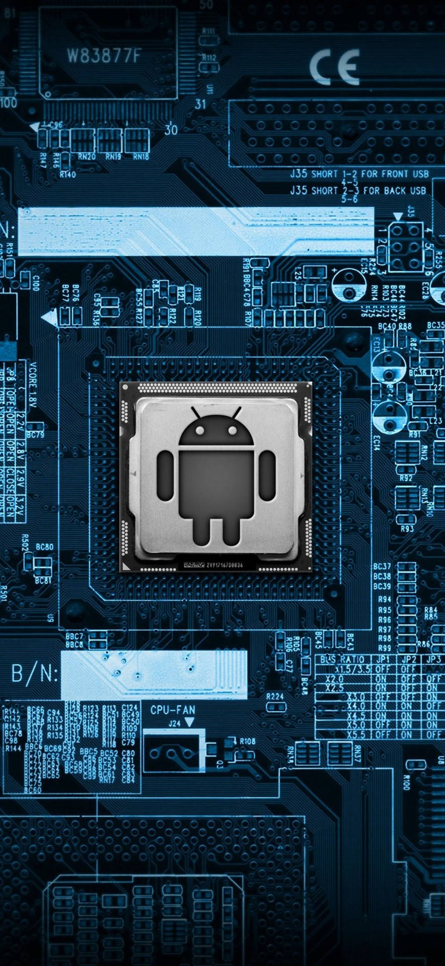 藍色電路板的特寫，中央有Android晶片。 — 三星 Galaxy S22 壁紙