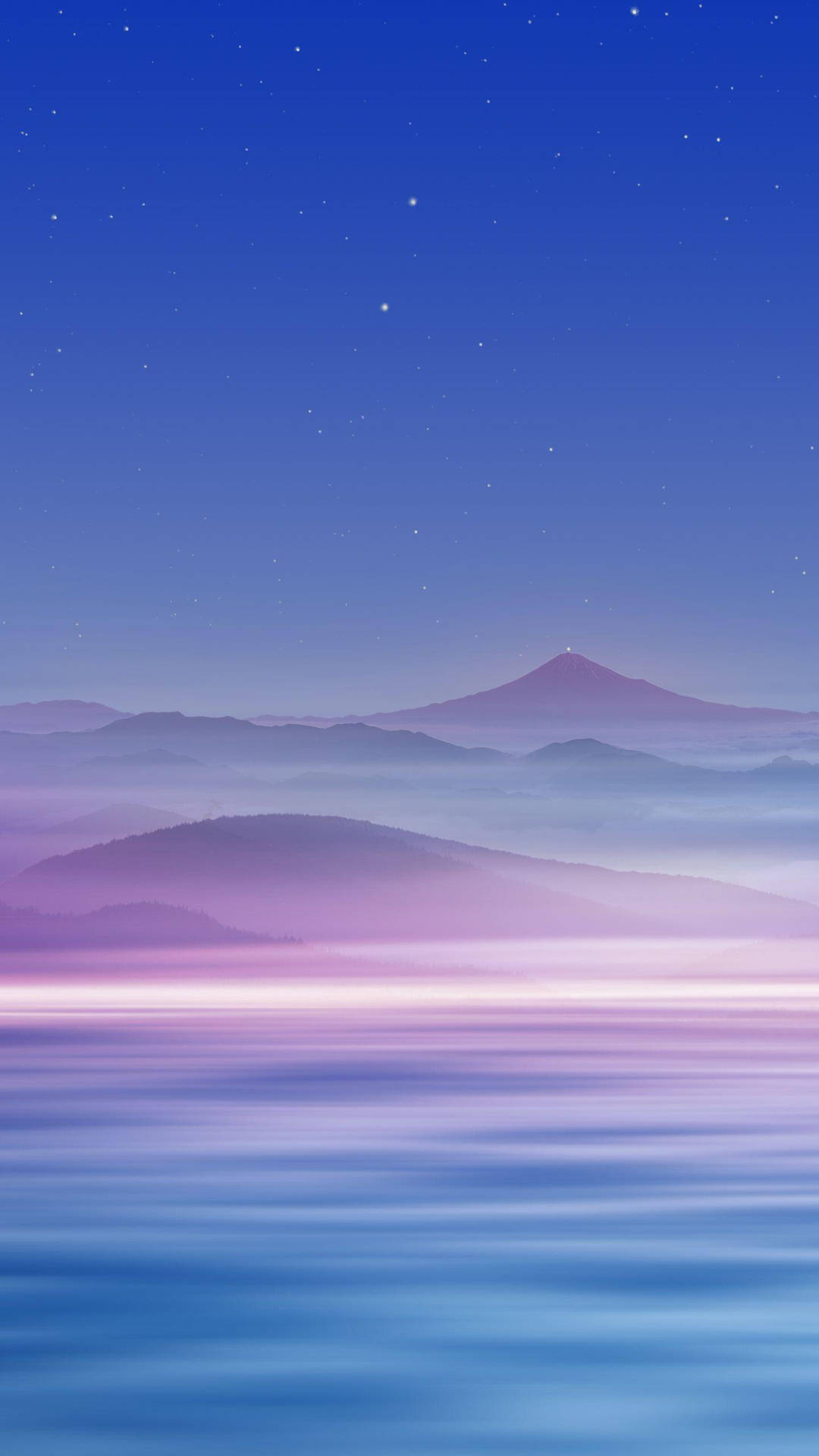星空下的薄霧山巒與平靜水面，呈現紫色和藍色調。