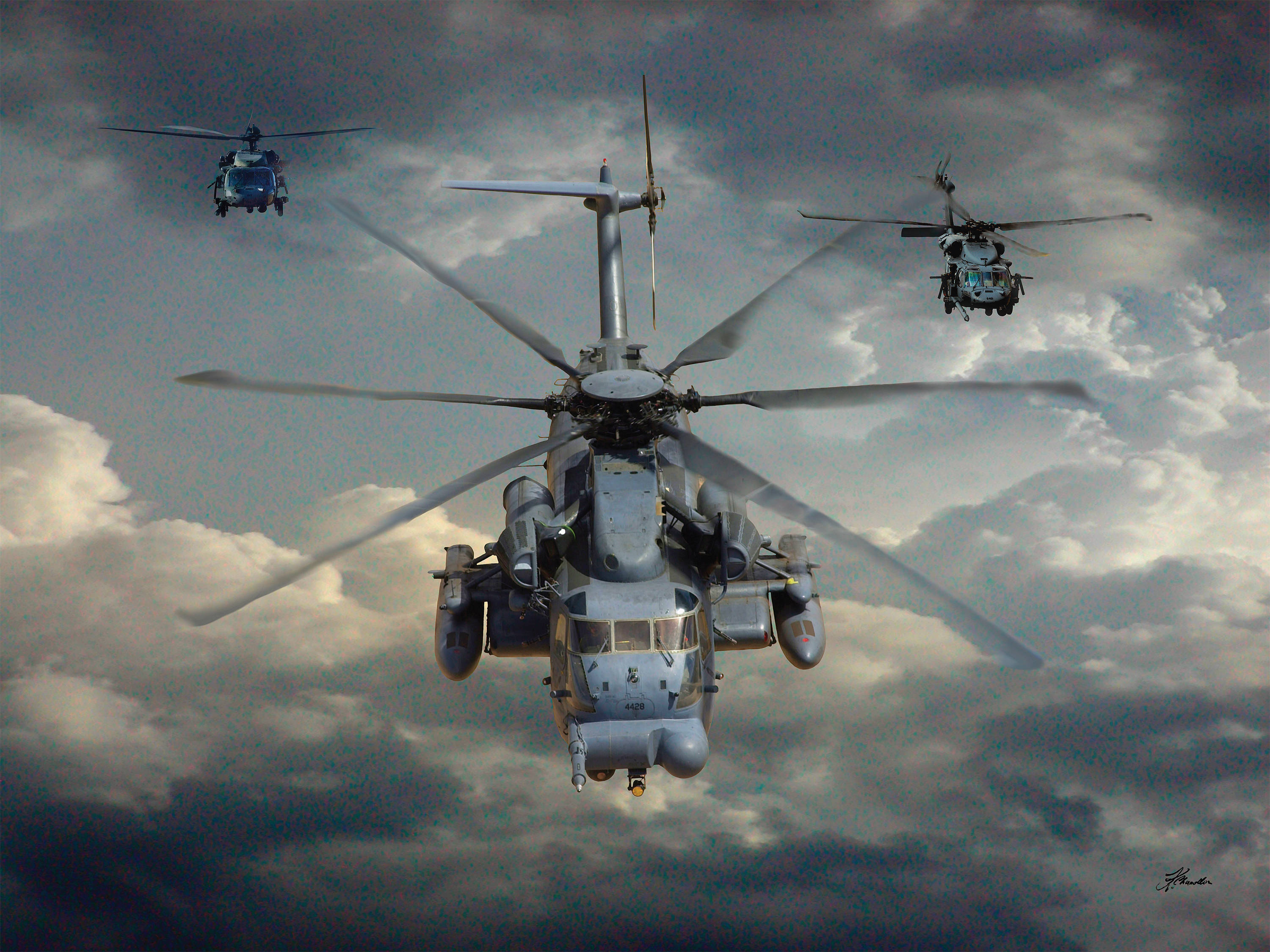 Majestic Trio of Sea Stallions Hovering Over Tranquil Waters 壁紙 — 三架軍用直升機在戲劇性的多雲天空中編隊飛行，旋轉的槳葉帶有動態模糊效果。