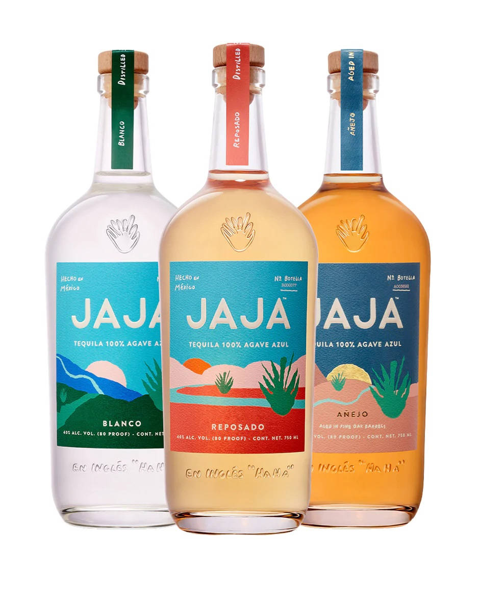 三瓶Jaja龍舌蘭酒，包括blanco、reposado和añejo品種，一起展示。