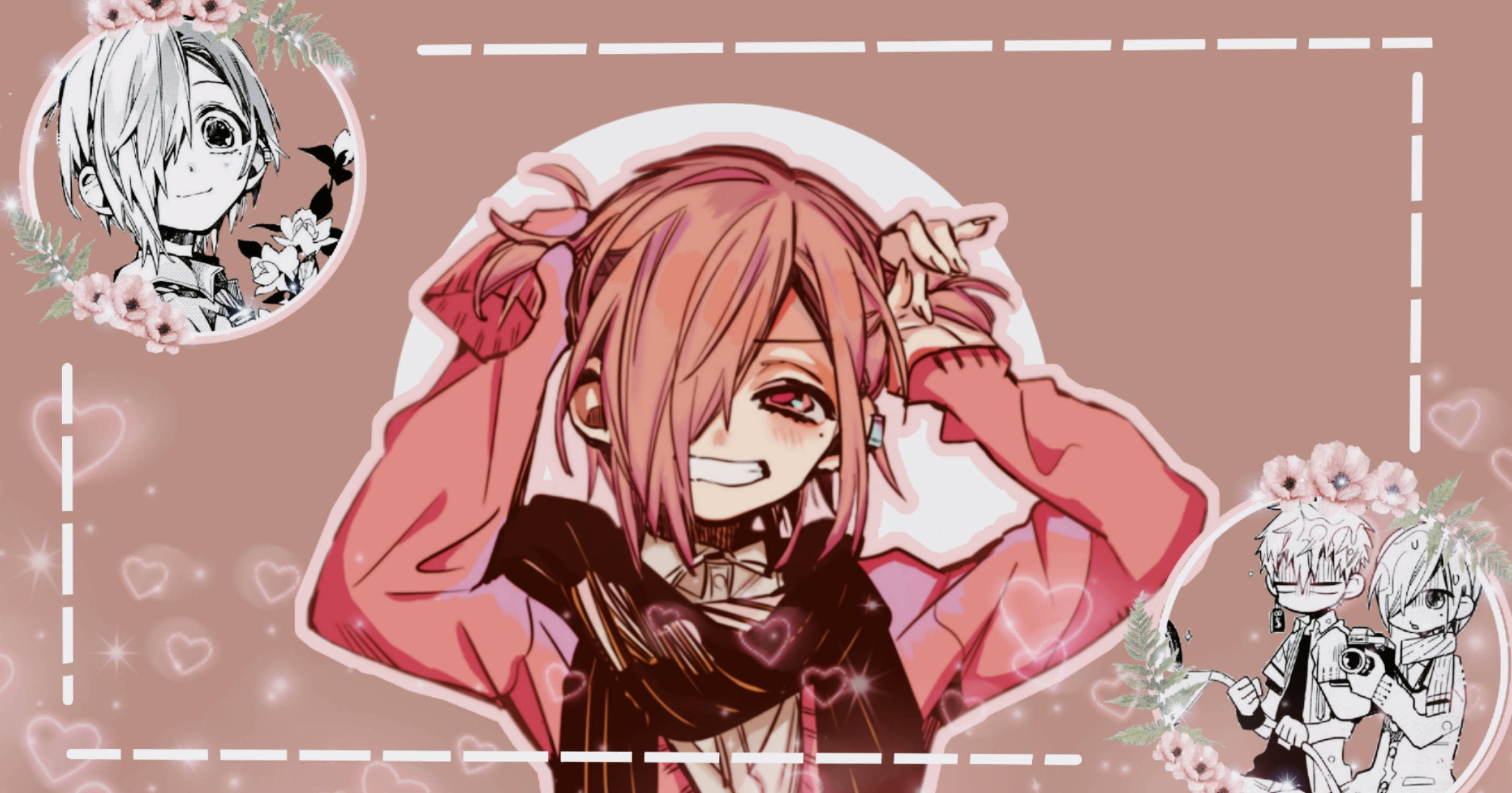 三葉 Sousuke 美學 壁紙 — 粉紅色頭髮和紅色眼睛的動漫女孩微笑著調整她的連帽衫，背景是帶有花卉和心形圖案的柔和粉紅色。