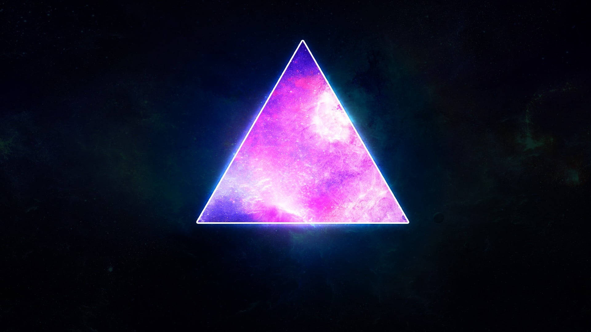 三角形粉紅閃耀 壁紙 — 一個帶有宇宙星雲紋理的發光紫色三角形，漂浮在黑暗的星空背景上。