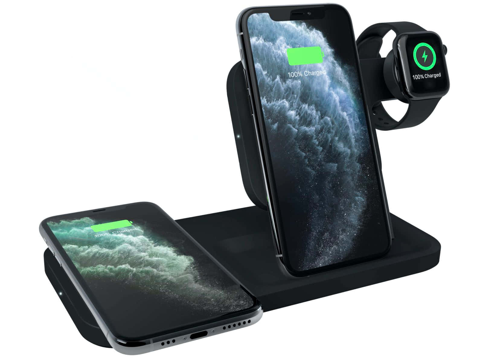 Wireless Charging 桌布 壁紙 — 三部 Apple 裝置在簡潔的白色背景下，於時尚的黑色無線充電座上充電。
