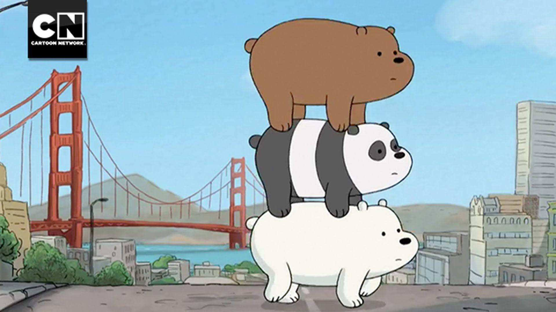 We Bare Bears 桌布 壁紙 — 三隻卡通熊在城巿街道上疊在一起，背景是金門大橋。