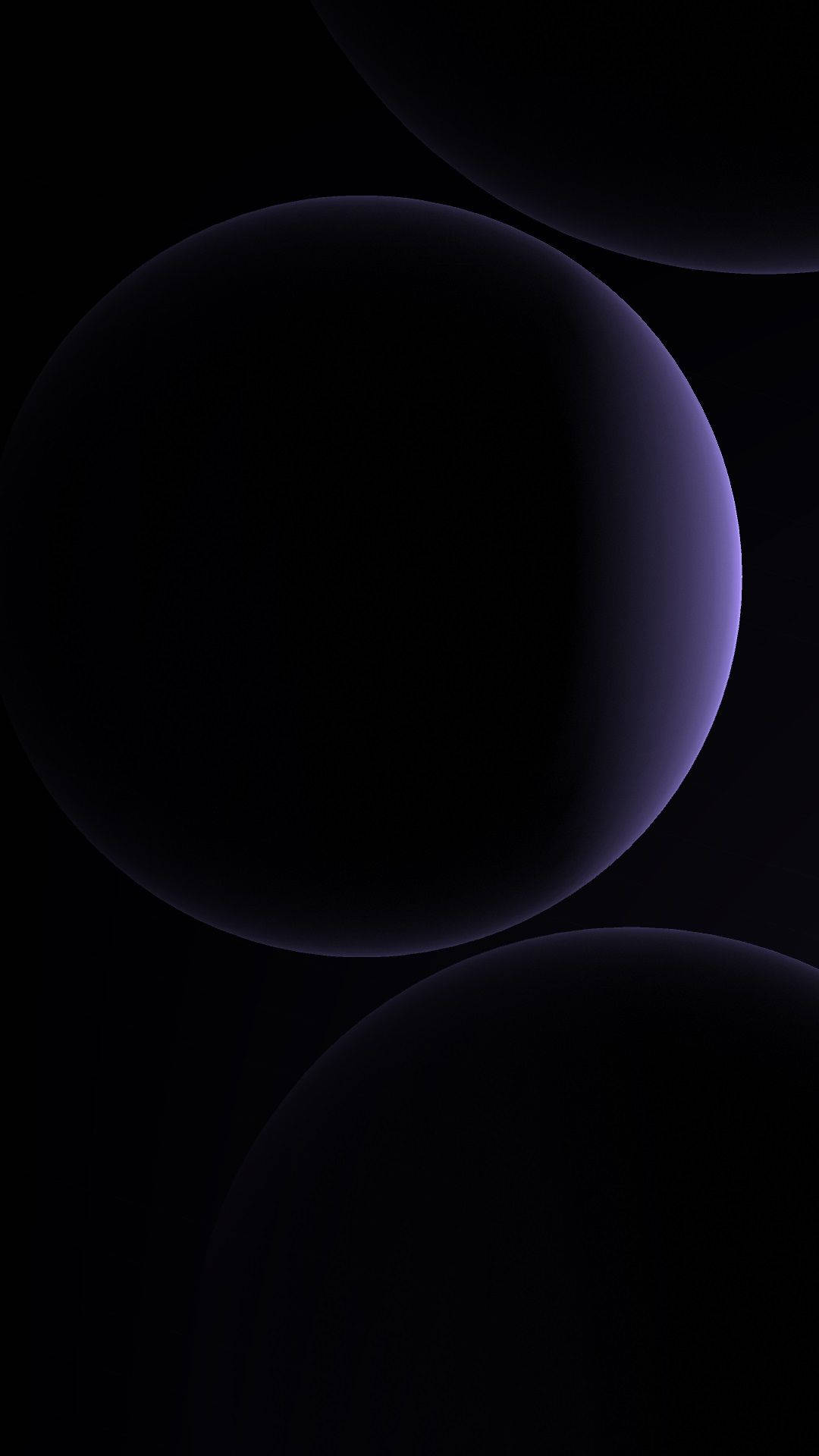 三顆球體 iPhone 8 生動壁紙 壁紙 — 三個發光的紫色球體漂浮在深邃的黑色虛空中，帶有柔和的漸變高光。