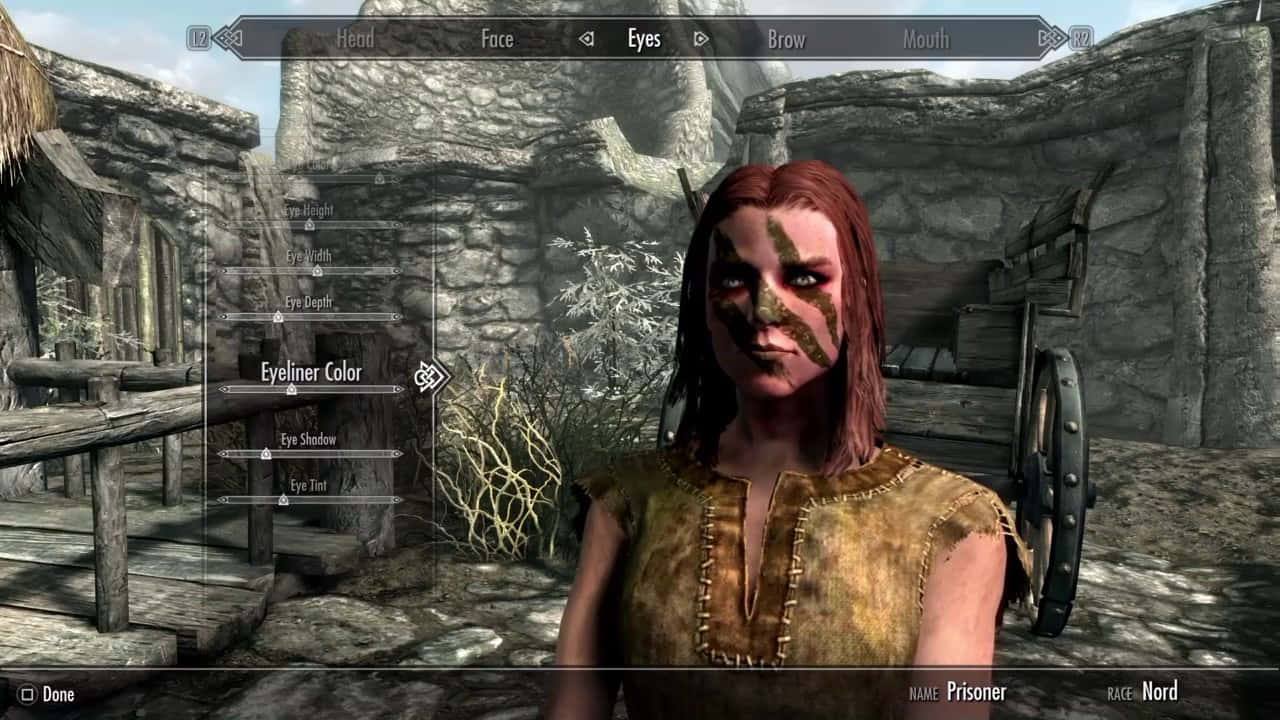 Aela The Huntress 桌布 壁紙 — 《上古卷軸V：天際》中的諾德囚犯角色在質樸的石頭村莊中調整眼線顏色。