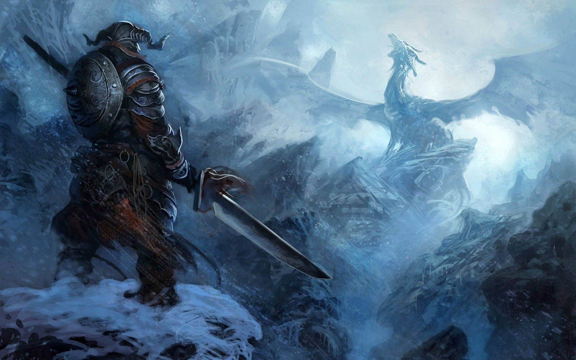 《上古卷軸V：天際》雪地戰士 壁紙 — 一名身穿暗色盔甲的騎士在暴風雪中，站在積雪的懸崖上，面對著一條巨大的冰龍。