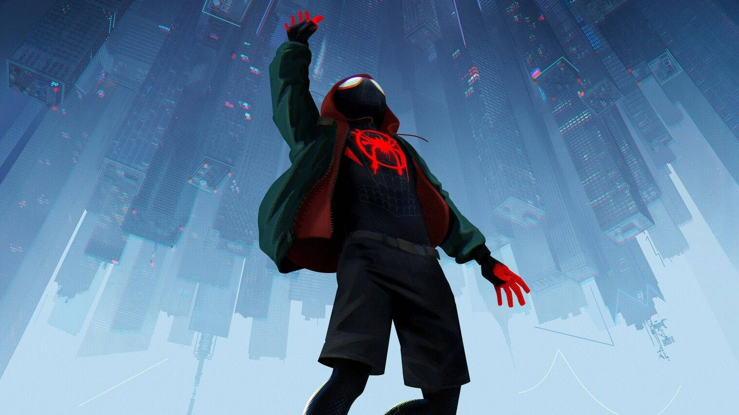 蜘蛛俠 Miles Morales 站在摩天大樓上，俯瞰著一個充滿霓虹燈的未來城市。