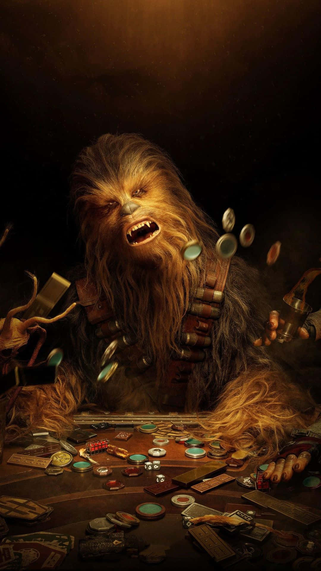 Wookiee 桌布 壁紙 — 丘巴卡在雜亂的賭桌上猛烈咆哮，硬幣在空中飛舞，場景戲劇性且昏暗。