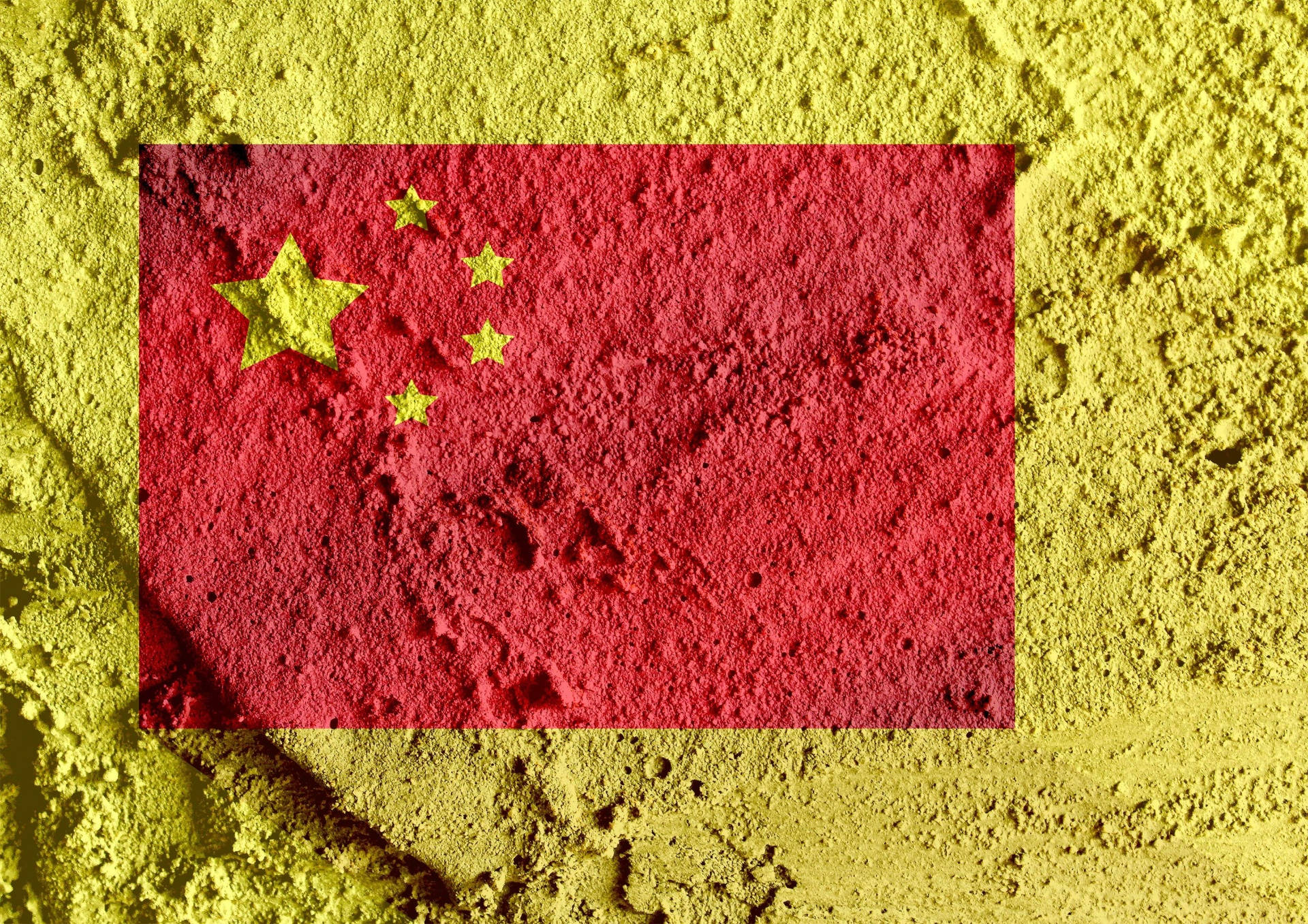 中國國旗水泥牆 壁紙 — 中國國旗以質感紅黃粉末渲染，表面粗糙細節。
