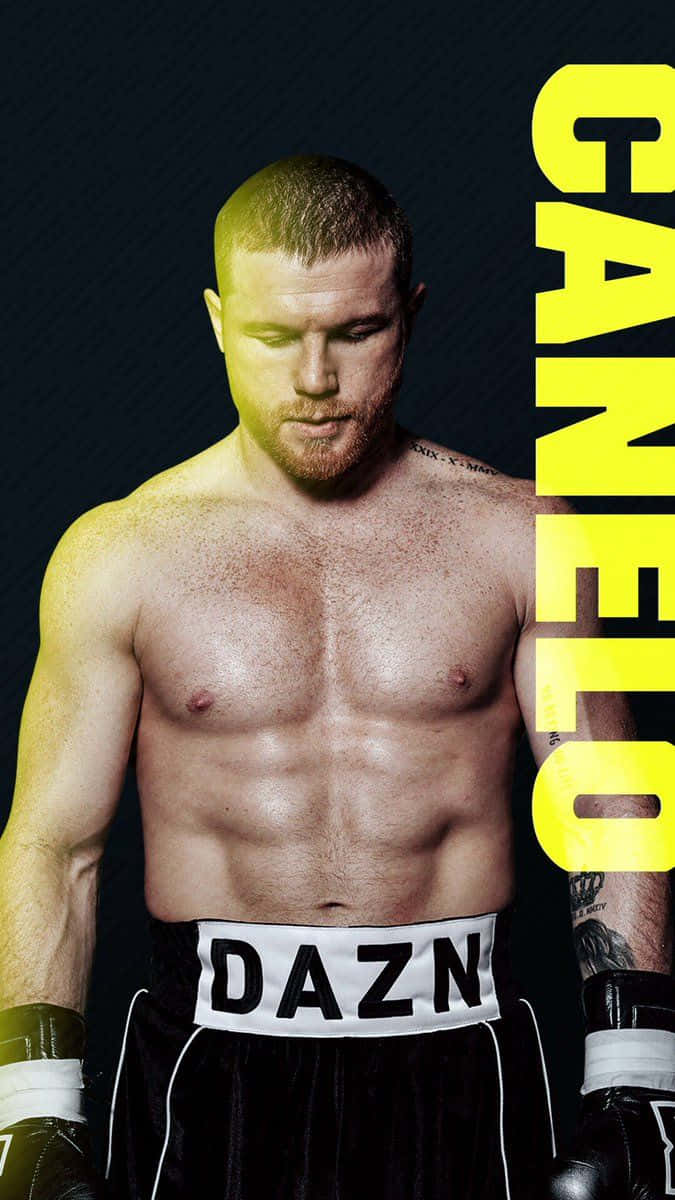 拳擊手 Canelo Alvarez 擺出戰鬥姿勢，穿著 DAZN 短褲和手套。