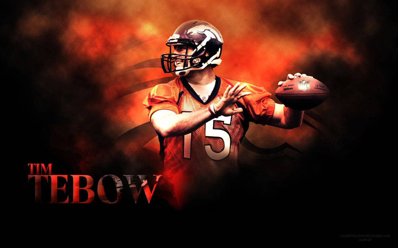 Tim Tebow 穿著橙色球衣，身後有火熱煙霧，準備擲出足球。