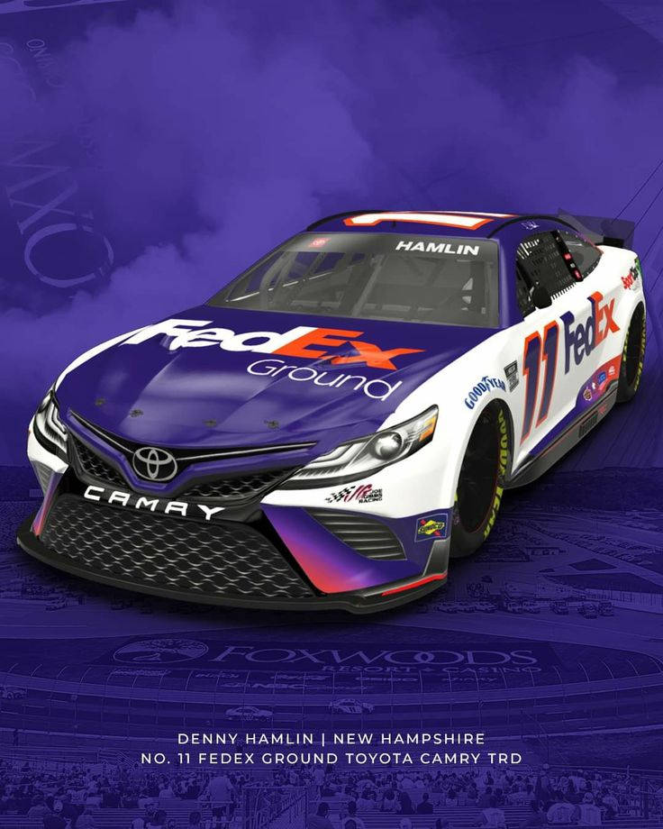 新罕布什爾賽道上的FedEx Ground Toyota Camry賽車號碼11。