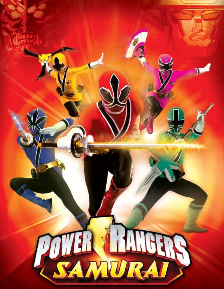 九十年代經典超級戰隊Power Rangers重現江湖 壁紙 — 五位身穿武士裝備的恐龍戰隊在火紅背景前擺出動感姿勢，配以發光的劍和骷髏圖案。
