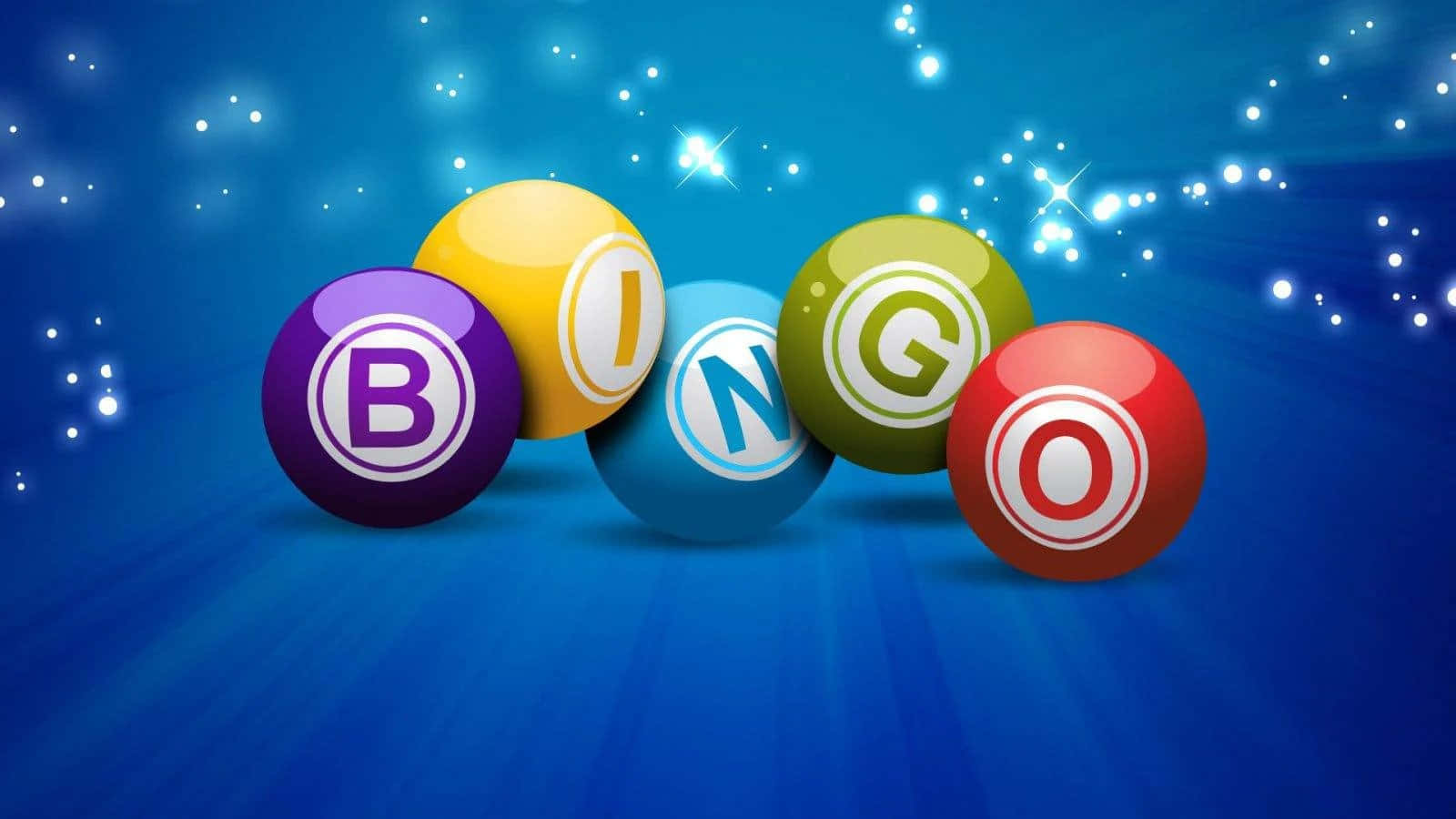 Bingo 桌布 壁紙 — 五個色彩繽紛、帶有光澤的賓果球拼出 BINGO，漂浮在閃爍光芒的藍色背景上。