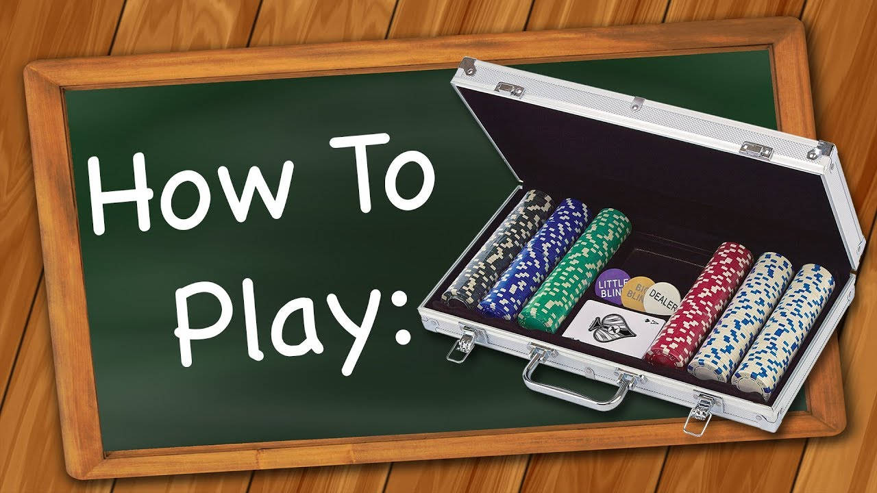 撲克籌碼放在盒子裡，旁邊有一塊寫著 'How To Play' 的黑板。