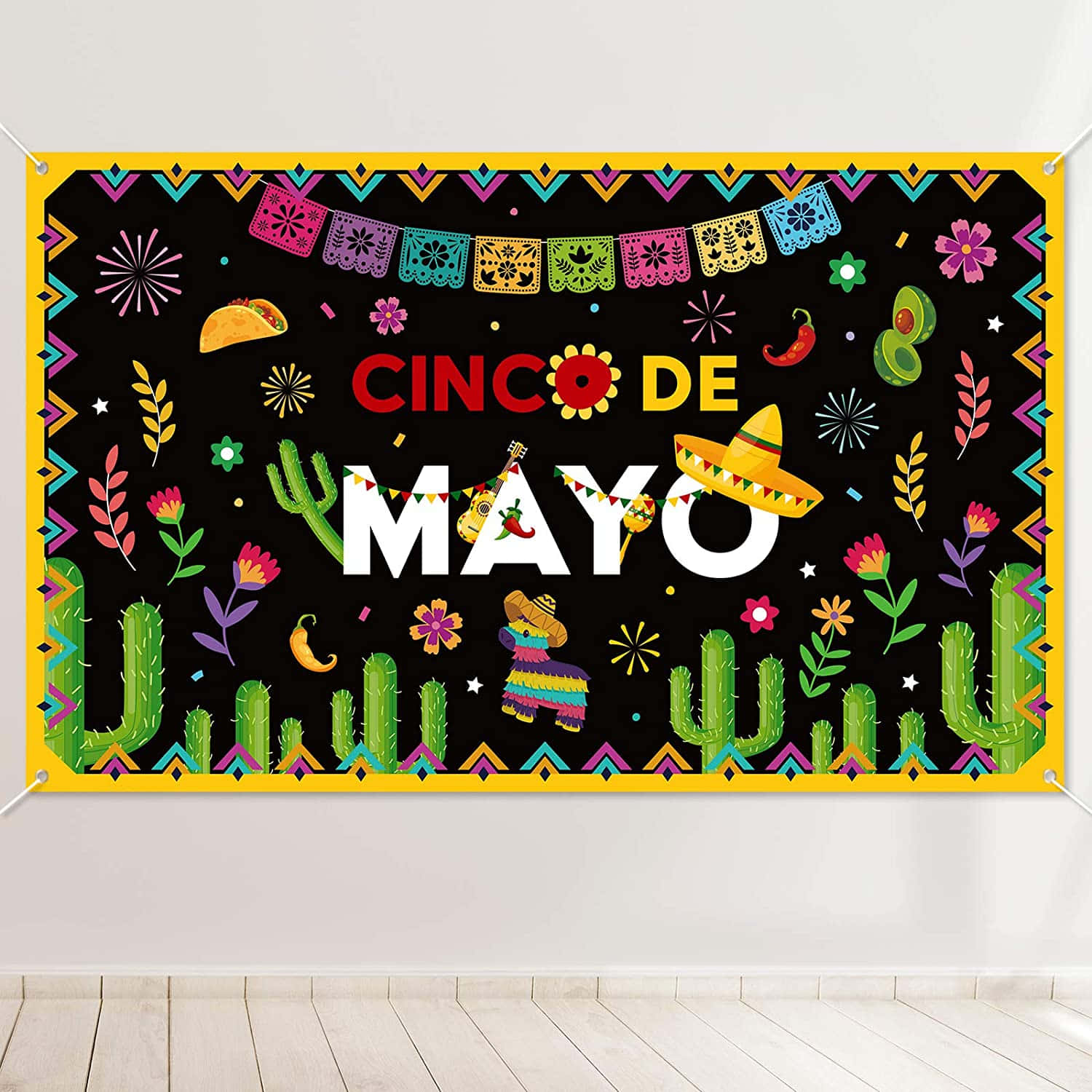 五月初五慶祝壁紙橫幅 壁紙 — 充滿活力的 Cinco de Mayo 橫幅，黑色背景上帶有彩色 papel picado 玉米餅仙人掌和墨西哥帽。