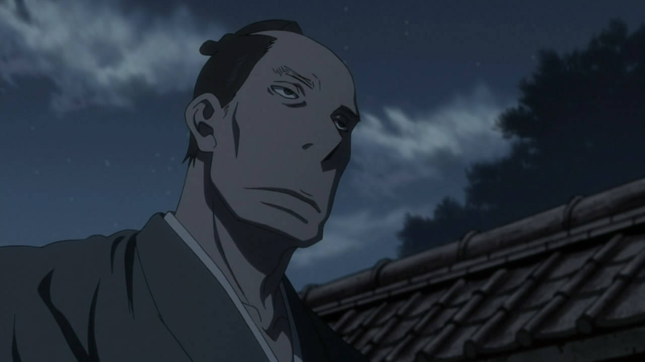 穿著傳統長袍的動漫男子仰望瓦片屋頂上方的星空。