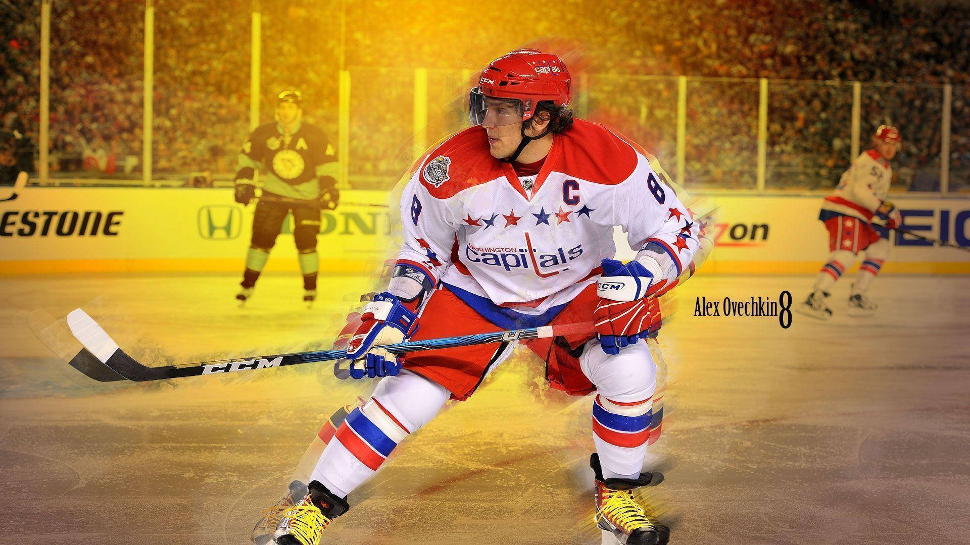 冰球運動員 Alex Ovechkin 身穿首都隊球衣在比賽中滑行。