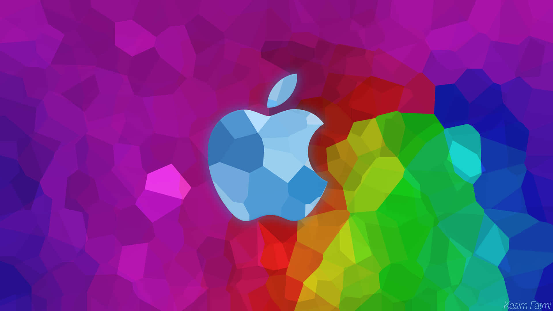 在色彩繽紛的多邊形背景上，一個藍色幾何風格的Apple標誌。