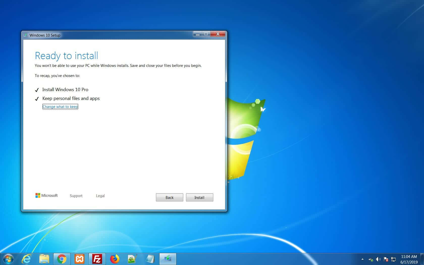 Windows 10 安裝畫面顯示安裝 Pro 及保留檔案的選項