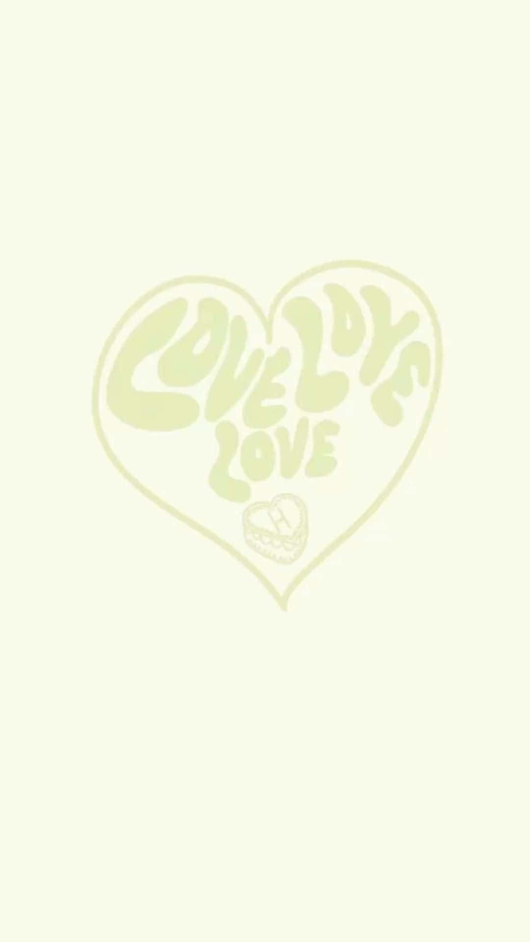 一個心形，裡面寫著love這個詞，背景是淺色。