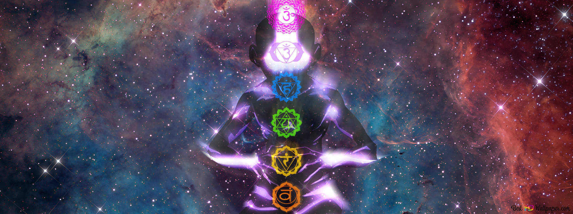 一個冥想者的剪影，帶有發光的脈輪，背景是星光星雲。