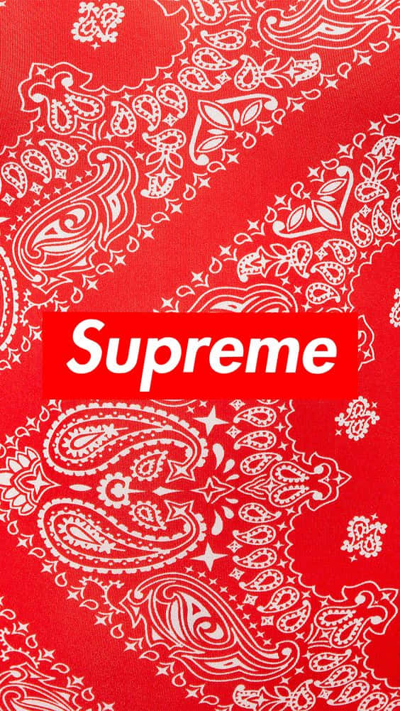 帶有白色佩斯利圖案和中央Supreme標誌的紅色頭巾。
