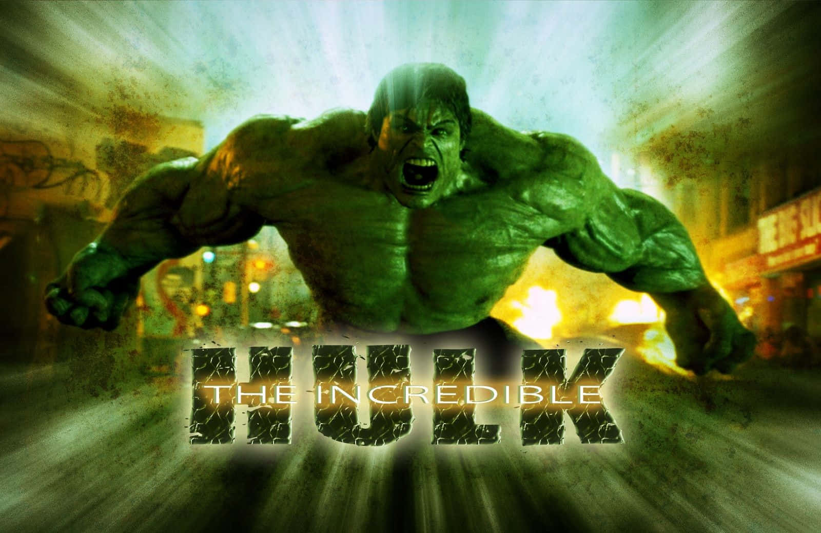 "HULK SMASH!" 壁紙 — 令人難以置信的浩克咆哮著穿過一條熾熱的城市街道，散發著發光的綠色皮膚和強烈的動態模糊。