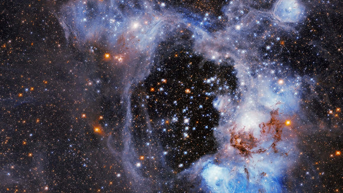 充滿活力的宇宙星雲，帶有發光的氣體雲和密集的星場。