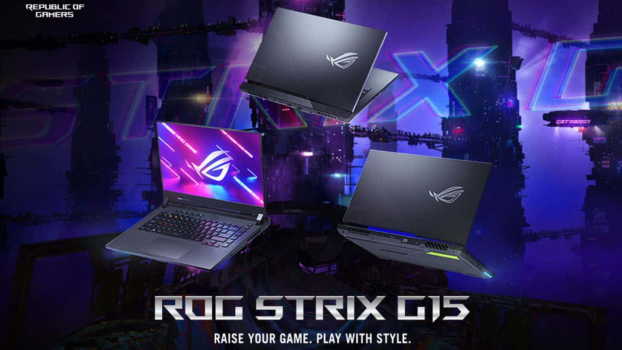 三部漂浮的 ROG Strix G15 遊戲手提電腦在夜晚的霓虹 cyberpunk 城市中。