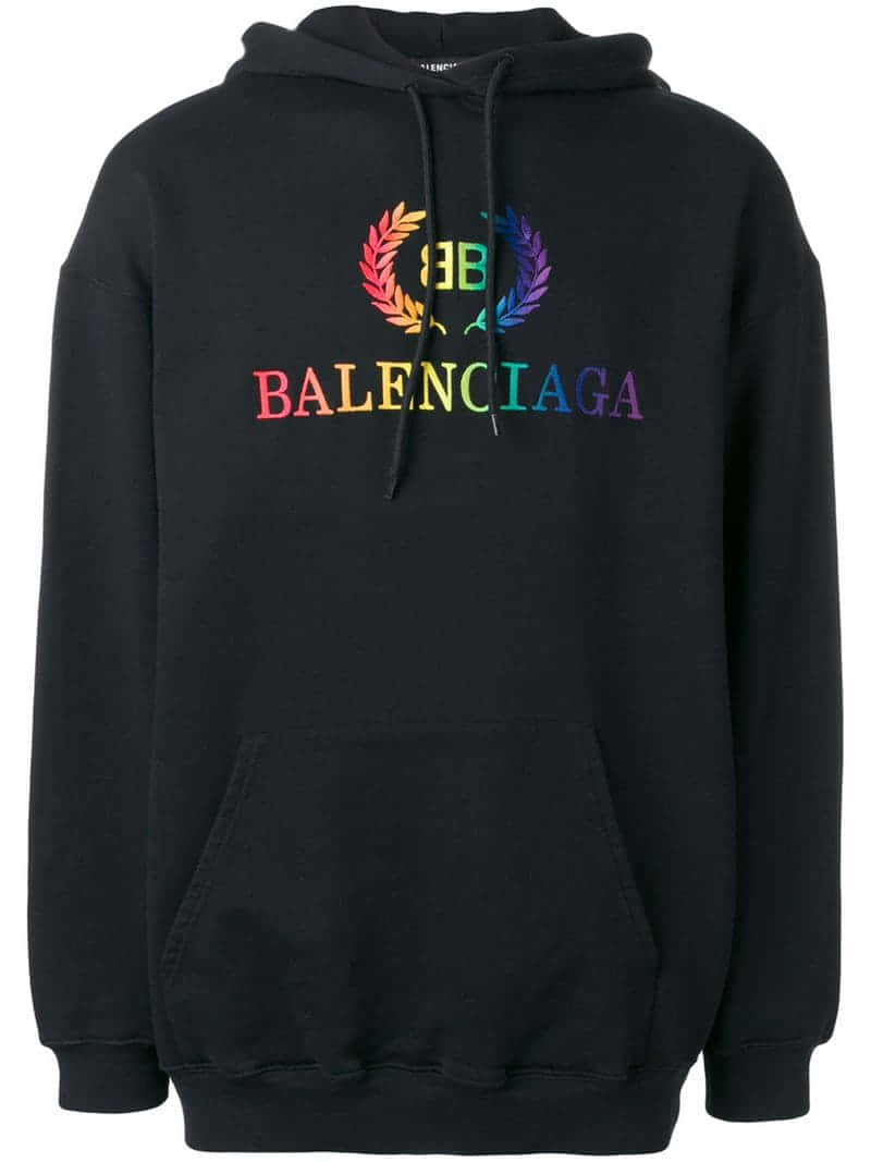 黑色連帽衛衣，正面有彩虹色 Balenciaga 標誌和月桂花環。
