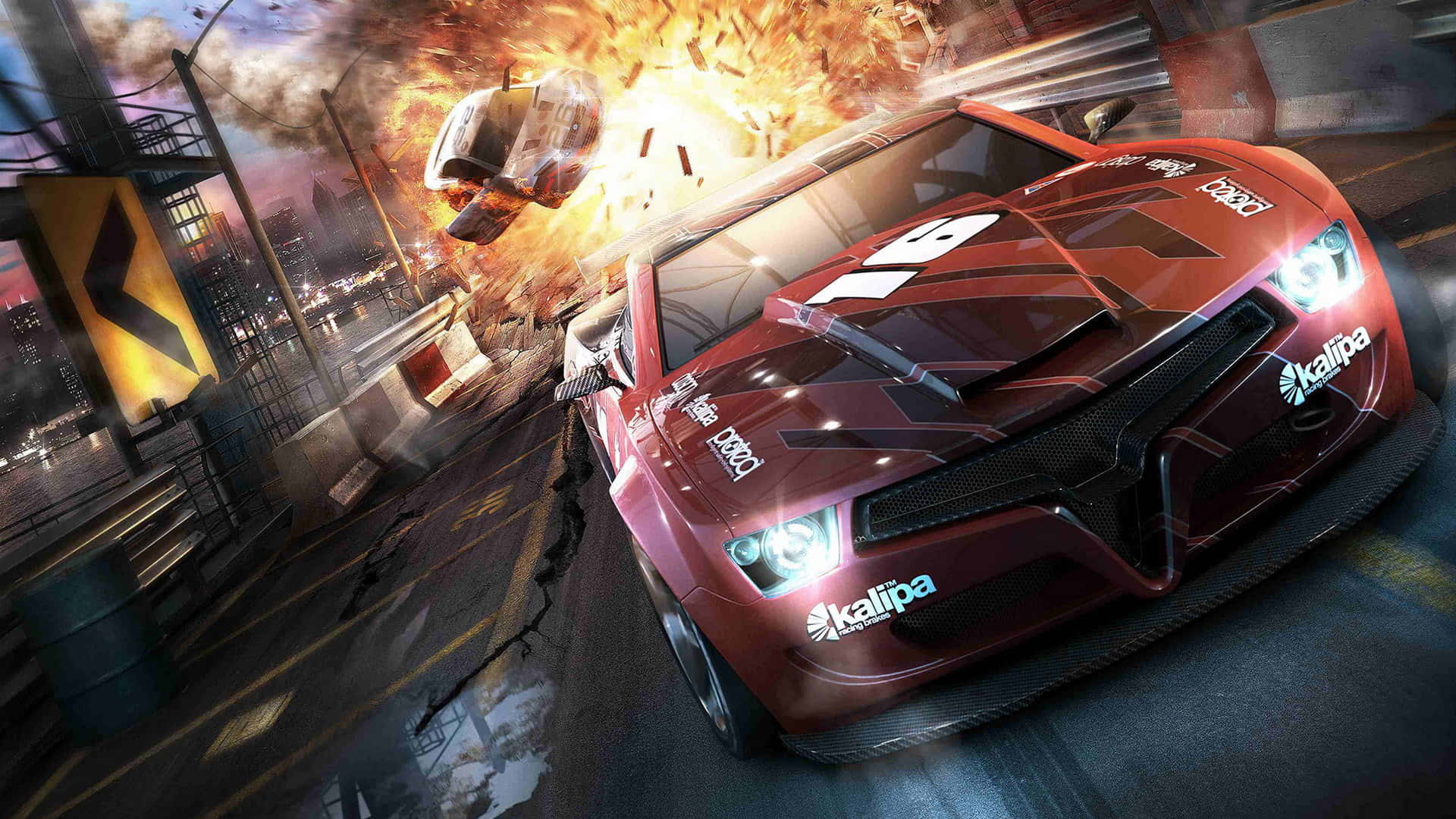 以 Best Gaming 升級您的遊戲體驗 壁紙 — 一輛紅色賽車在城市的街道上飛馳，身後爆炸將碎片拋向空中。