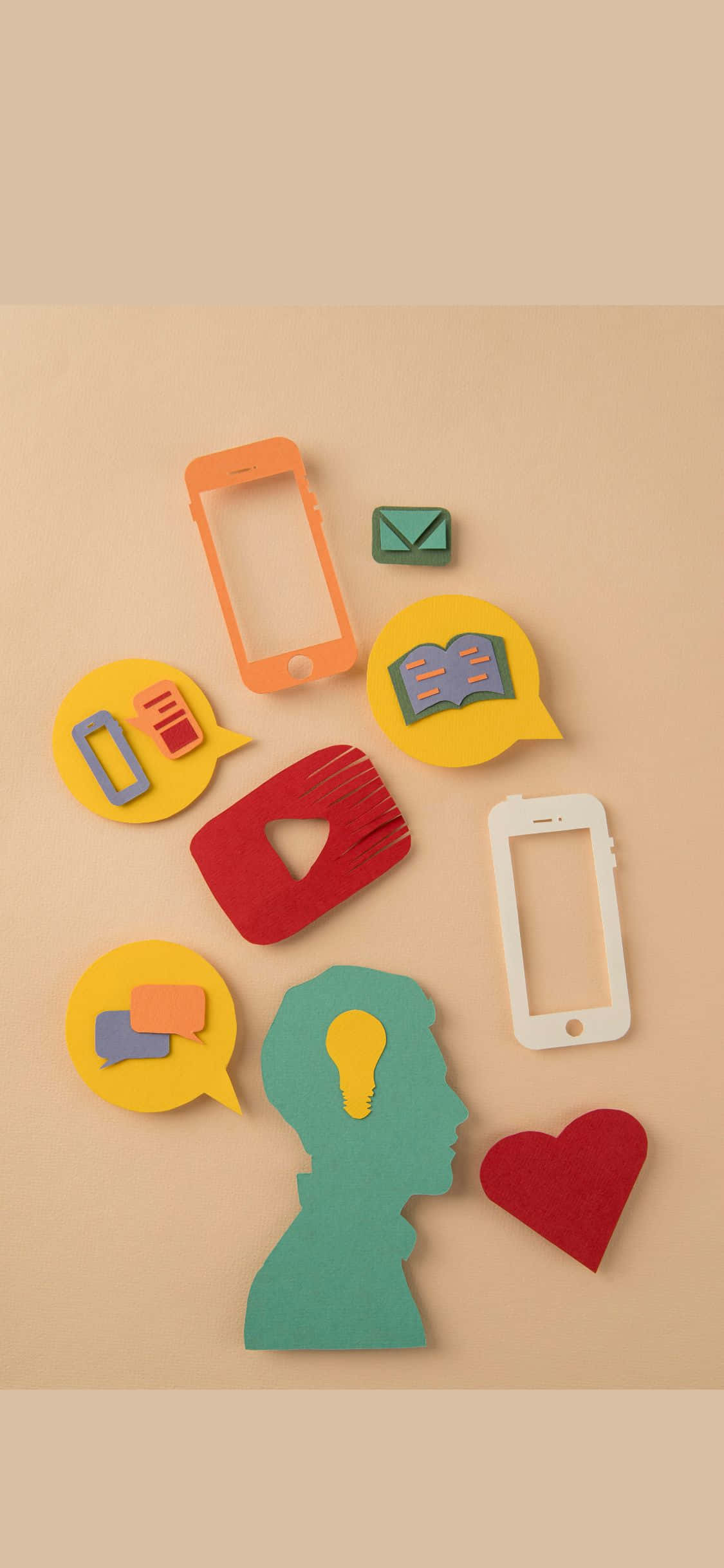 以 iPhone X 升級你的社交遊戲 壁紙 — 一個平鋪的彩色紙剪裁，展示社交媒體圖標和一個內部有燈泡的人類頭部剪影。