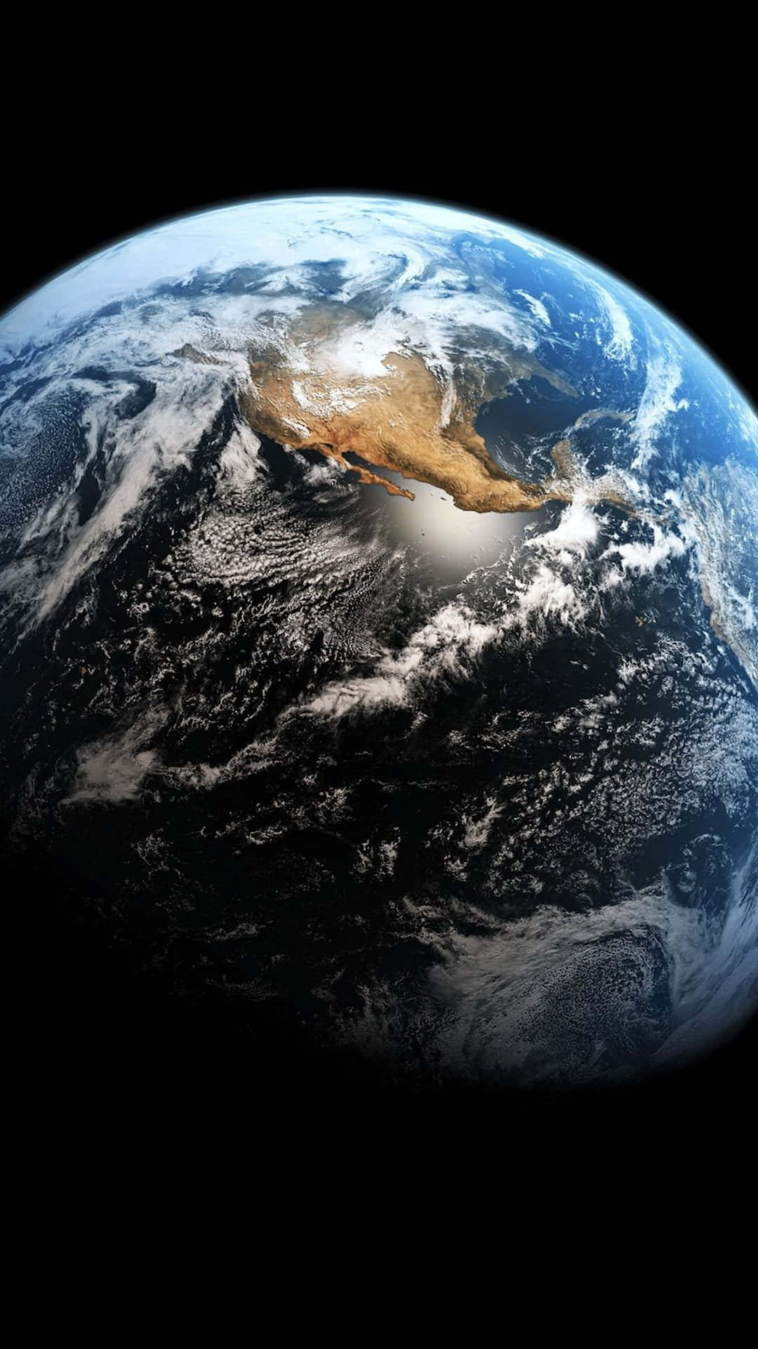 從太空看到的地球，北美洲清晰可見，伴有旋轉的雲層。