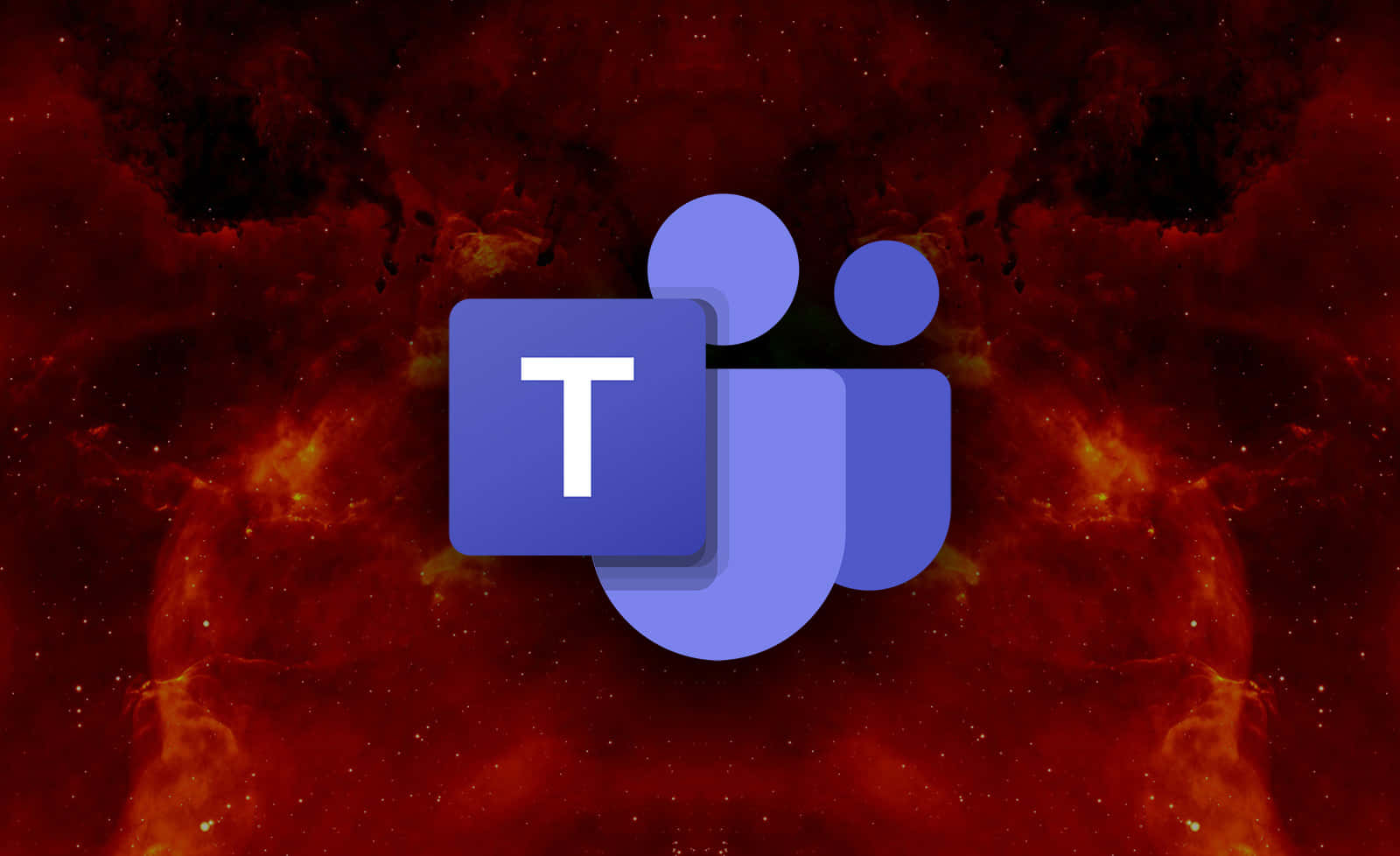 Microsoft Teams 標誌位於充滿活力的宇宙星雲中央，帶有紅色和橙色的雲層。