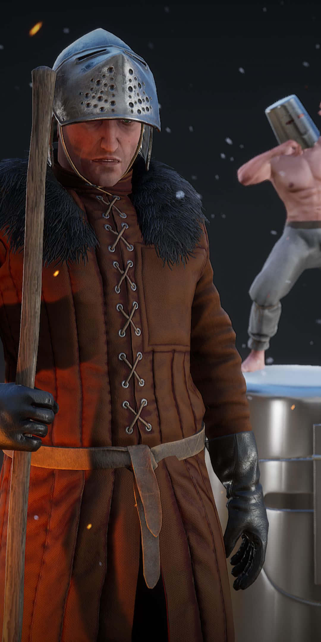 以 Pixel 3 沉浸於 Mordhau 的激烈戰鬥 壁紙 — 一位身穿穿孔頭盔和毛領棕色外套的騎士站在雪景中，背景中有一個肌肉男揮舞著錘子。